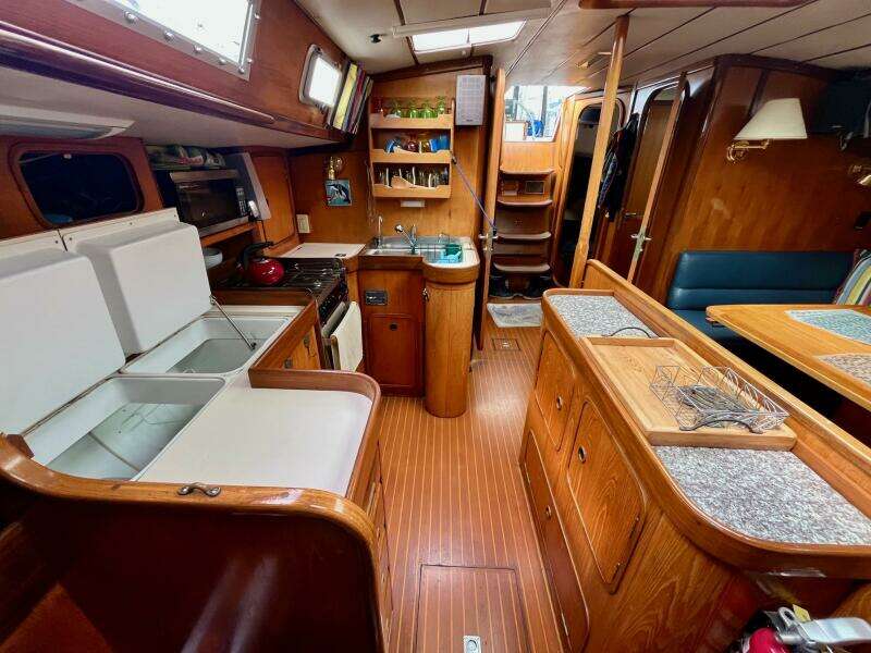 Brigadoon 51ft Beneteau Yacht For Sale