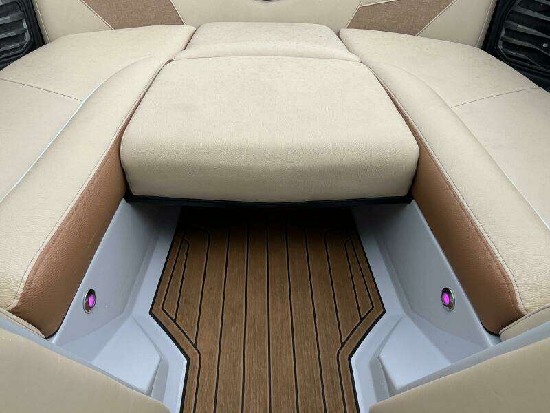 23ft Nautique Yacht For Sale