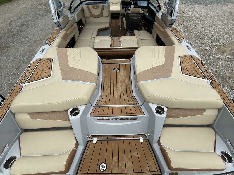23ft Nautique Yacht For Sale