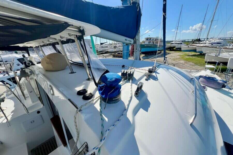 2002-lagoon-380-sail-9911063-20250815073541118-2.jpg