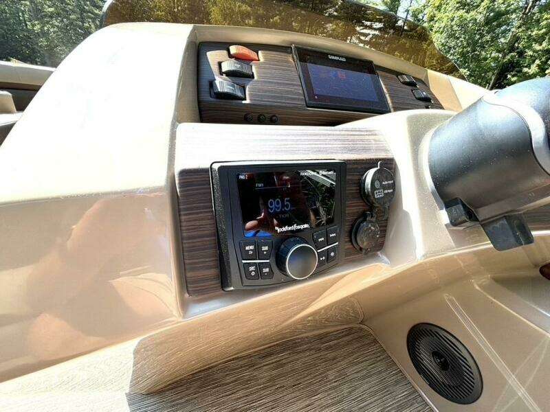 21ft Bennington Yacht For Sale