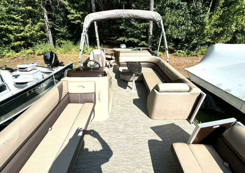 21ft Bennington Yacht For Sale