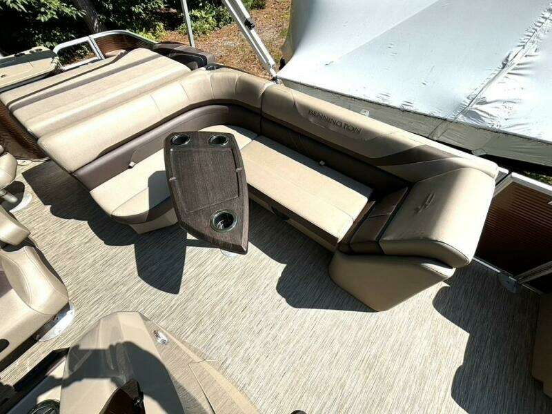 21ft Bennington Yacht For Sale