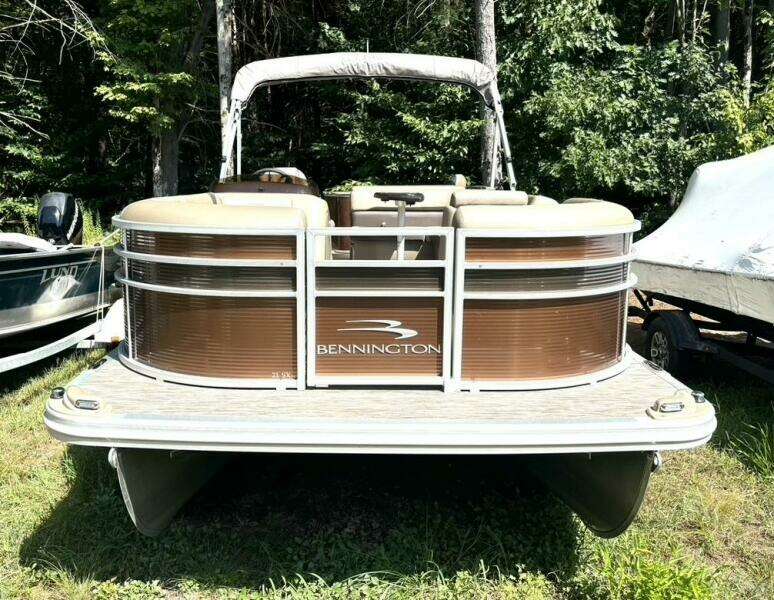 21ft Bennington Yacht For Sale