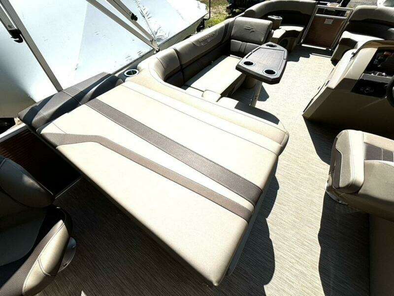 21ft Bennington Yacht For Sale