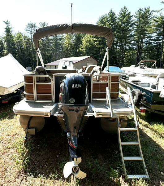 21ft Bennington Yacht For Sale
