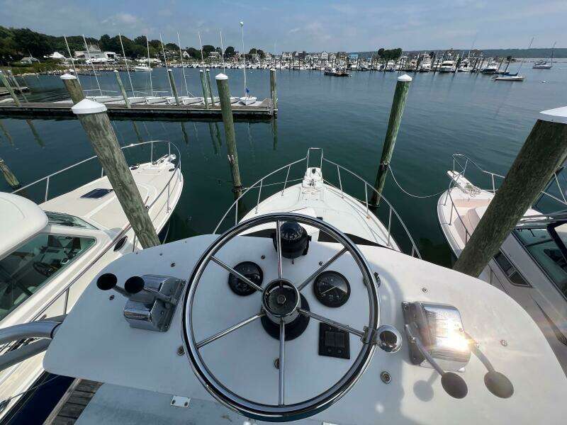 Half Moon 31ft Rampage Yacht For Sale
