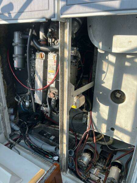Half Moon 31ft Rampage Yacht For Sale