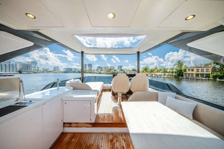 68ft Azimut Yacht For Sale