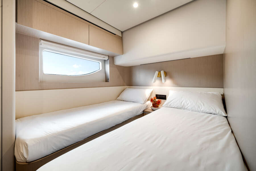 68ft Azimut Yacht For Sale