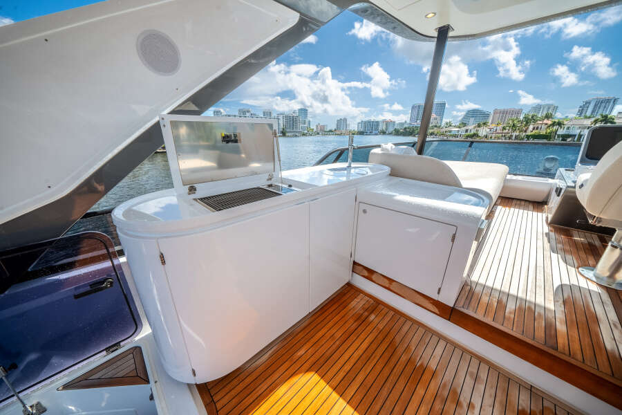 68ft Azimut Yacht For Sale