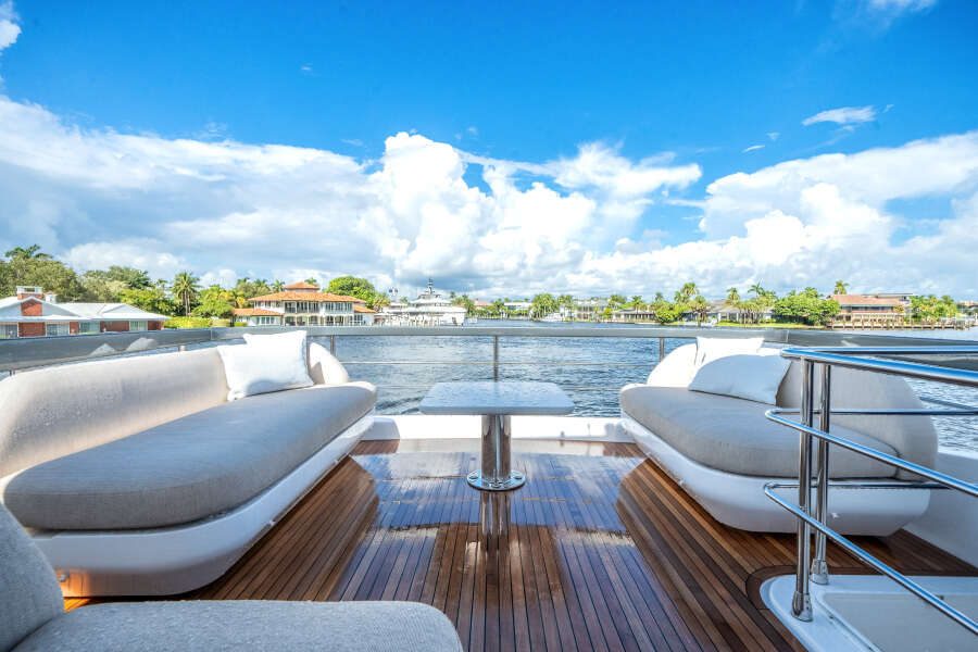 68ft Azimut Yacht For Sale