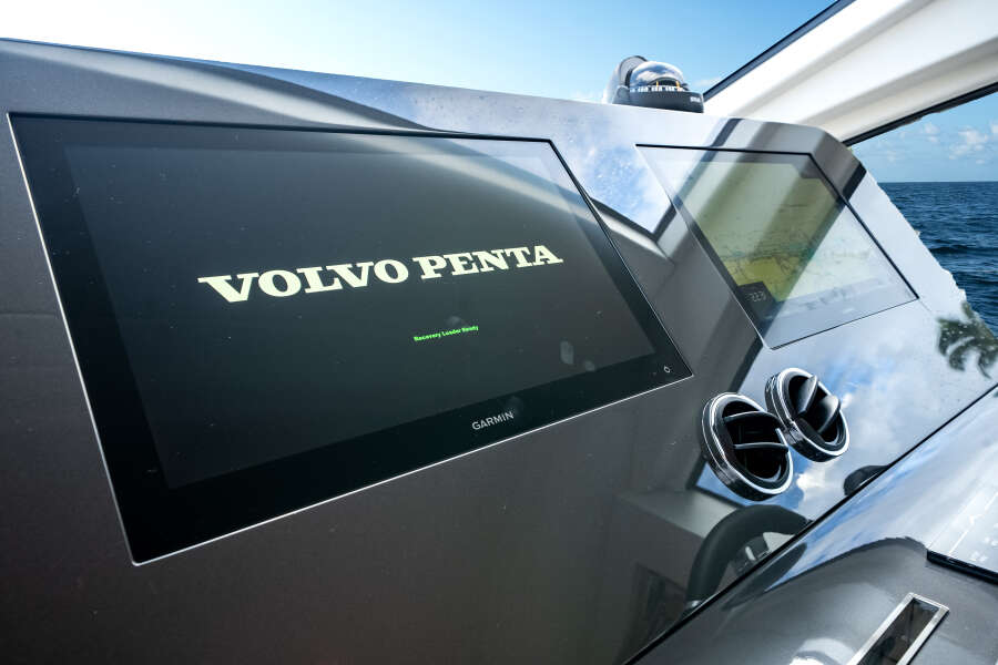 68ft Azimut Yacht For Sale