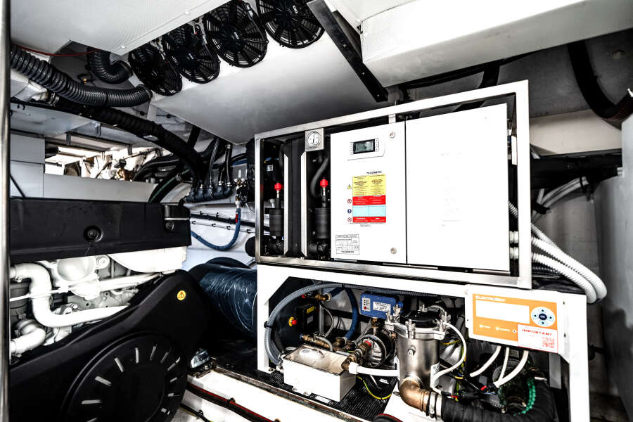 68ft Azimut Yacht For Sale