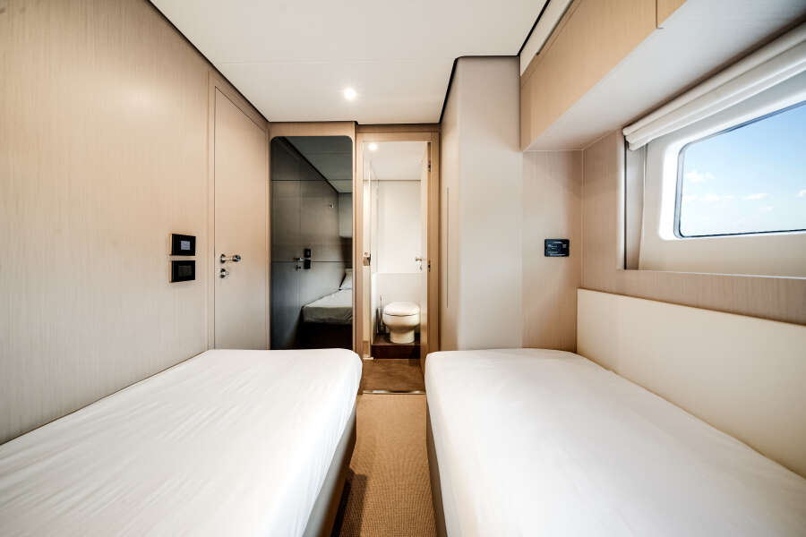 68ft Azimut Yacht For Sale