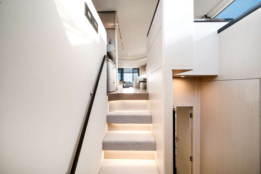 68ft Azimut Yacht For Sale