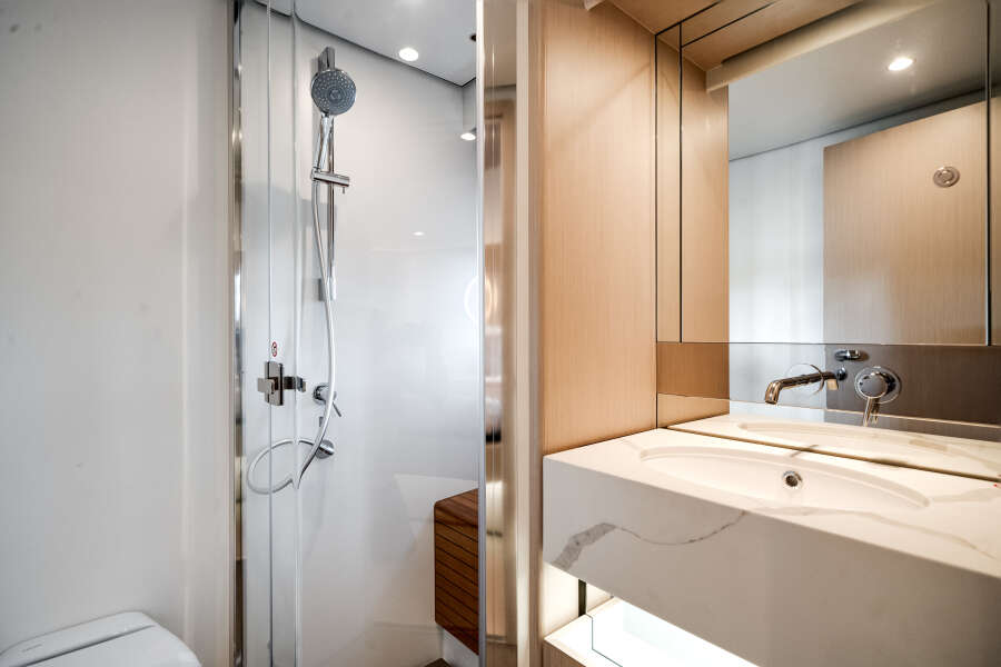 68ft Azimut Yacht For Sale