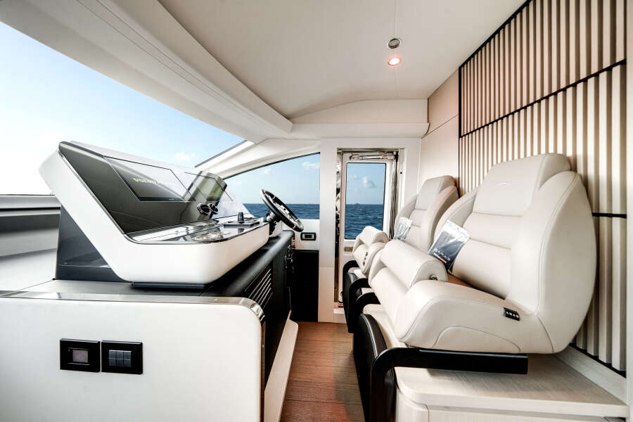 68ft Azimut Yacht For Sale