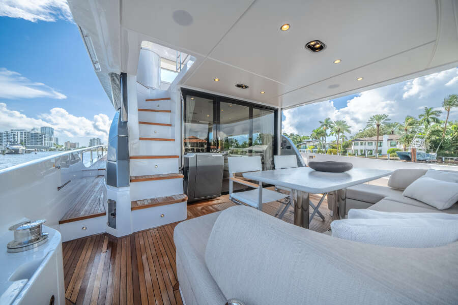 68ft Azimut Yacht For Sale