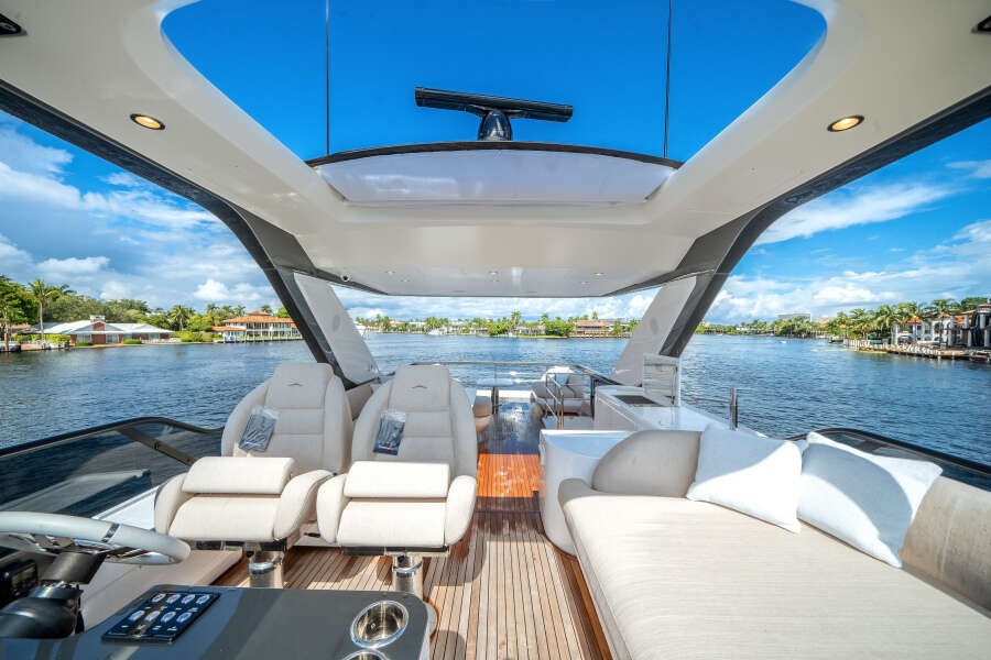 68ft Azimut Yacht For Sale