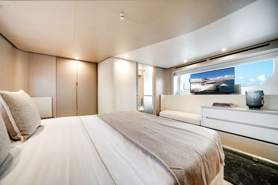 68ft Azimut Yacht For Sale