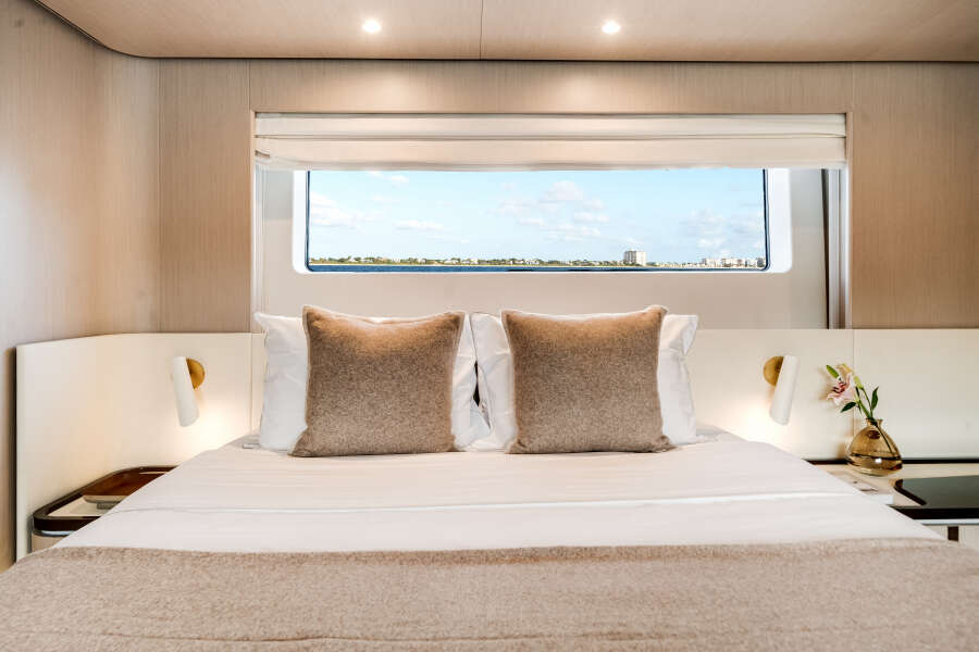 68ft Azimut Yacht For Sale