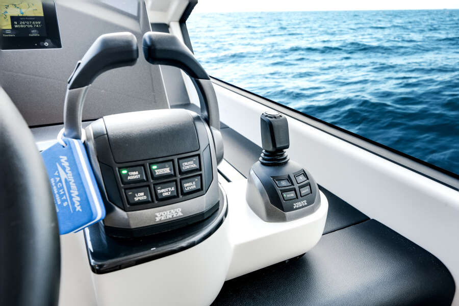 68ft Azimut Yacht For Sale