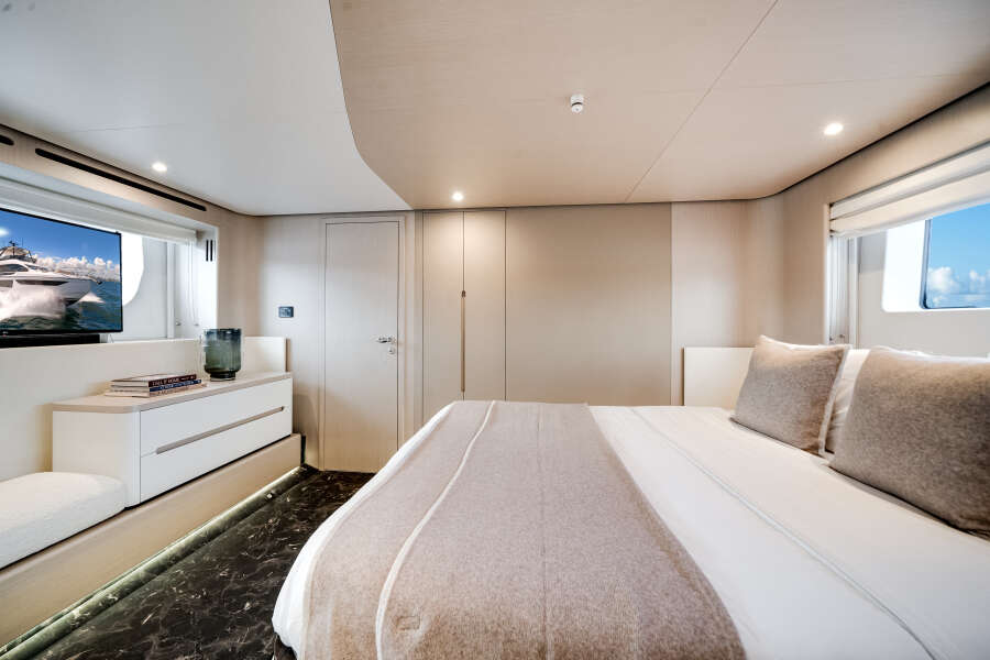 68ft Azimut Yacht For Sale