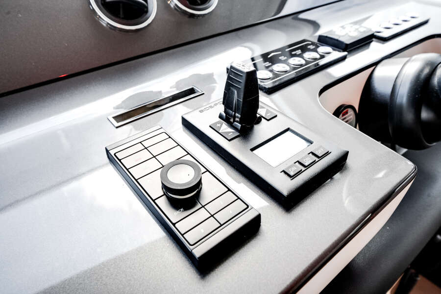 68ft Azimut Yacht For Sale