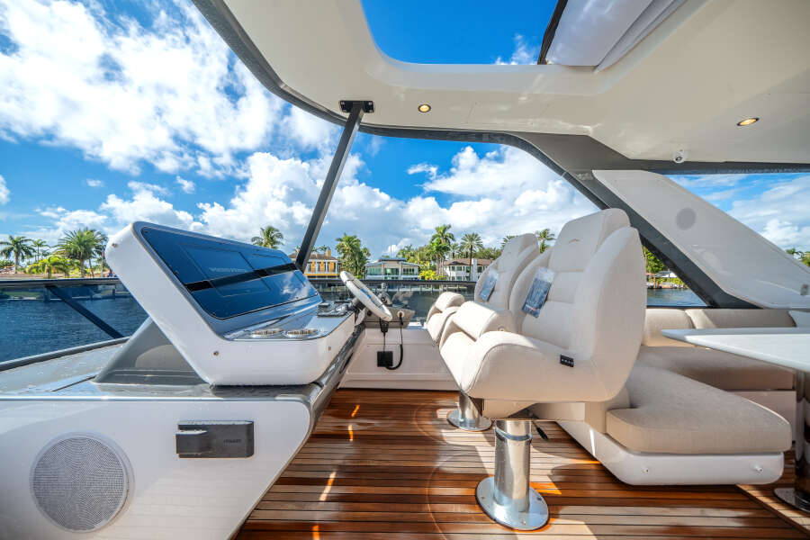 68ft Azimut Yacht For Sale