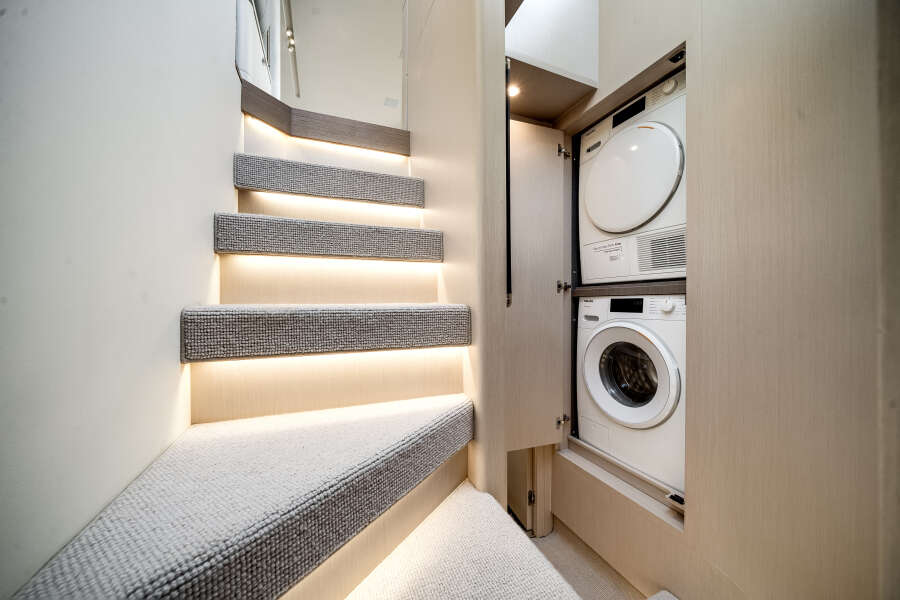 68ft Azimut Yacht For Sale