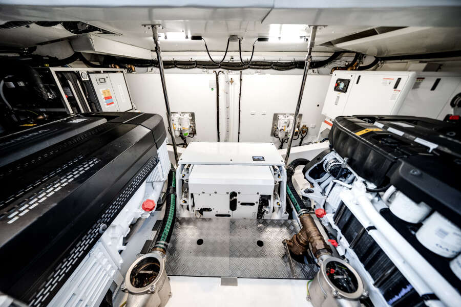 68ft Azimut Yacht For Sale