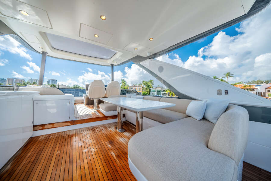 68ft Azimut Yacht For Sale