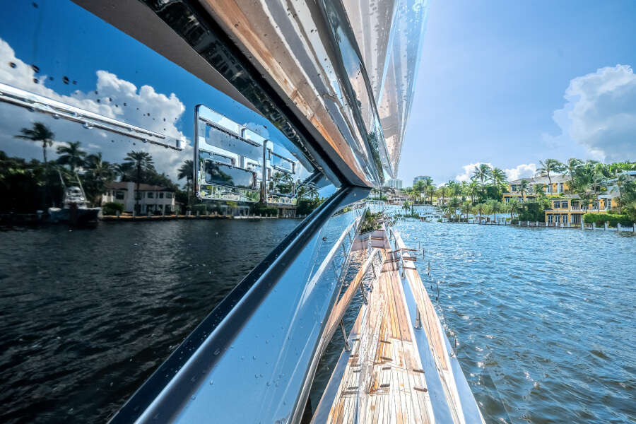 68ft Azimut Yacht For Sale