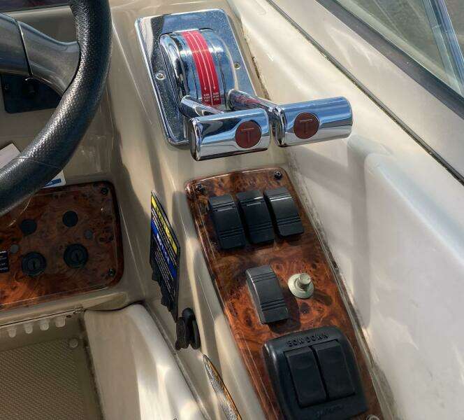 Mare Vita 35ft Maxum Yacht For Sale