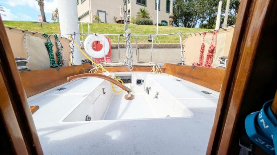 1984 Cape Dory 25D