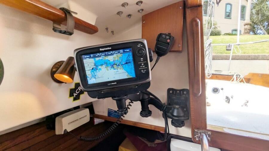 1984 Cape Dory 25D