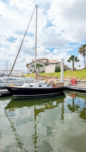 1984 Cape Dory 25D