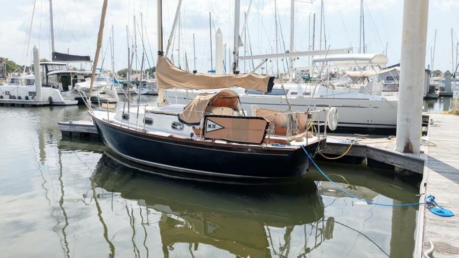 1984 Cape Dory 25D