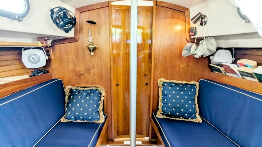 1984 Cape Dory 25D