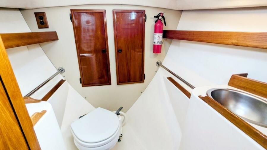 1984 Cape Dory 25D