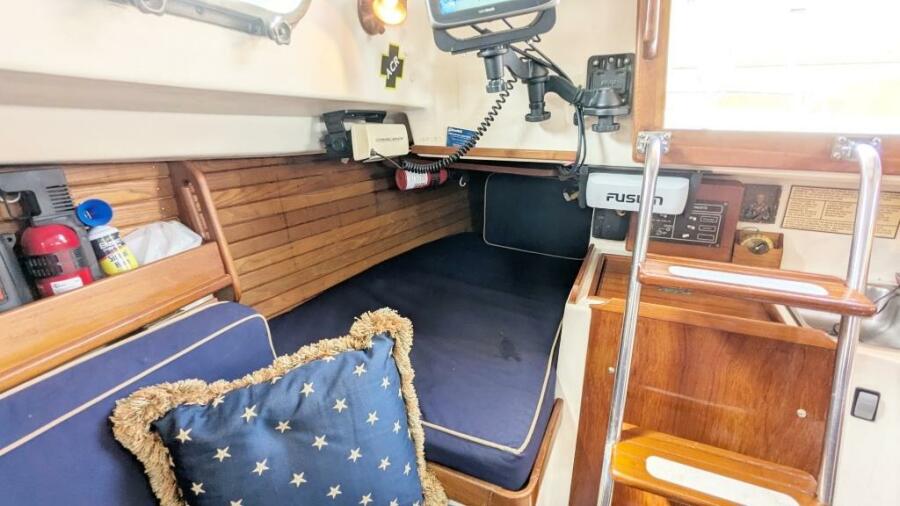 1984 Cape Dory 25D