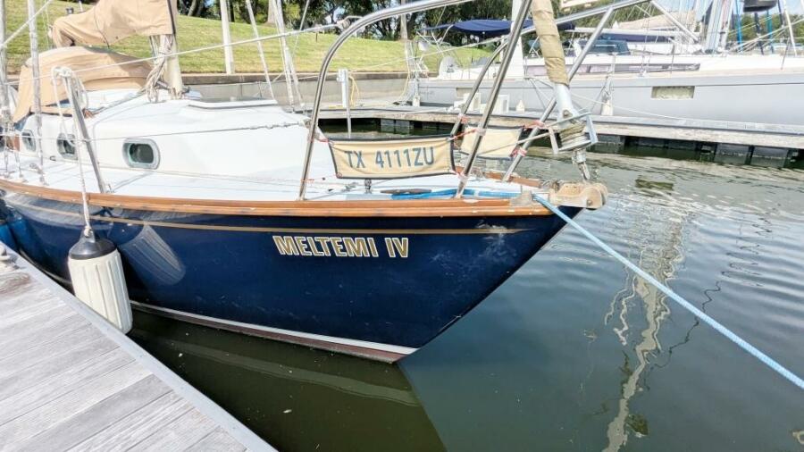 1984 Cape Dory 25D
