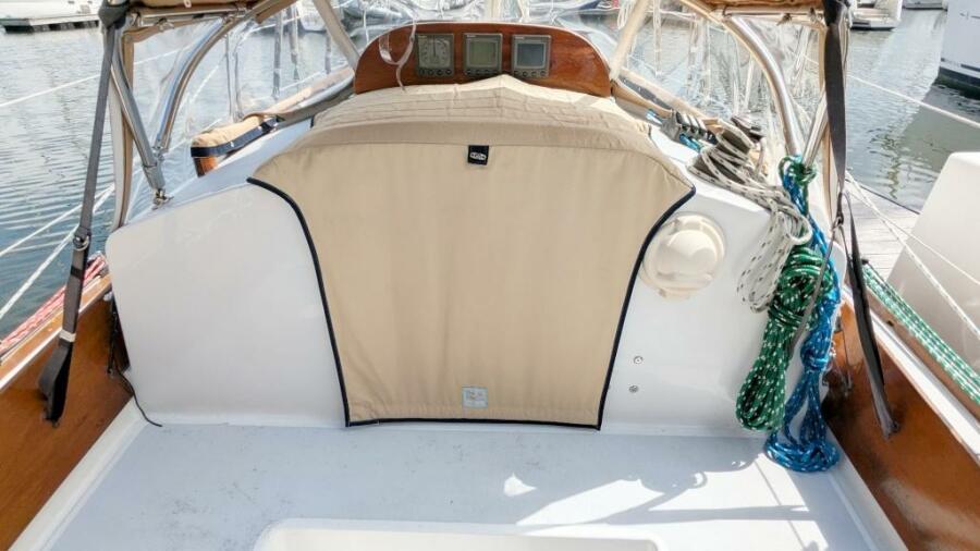1984 Cape Dory 25D