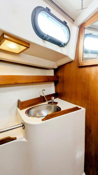 1984 Cape Dory 25D