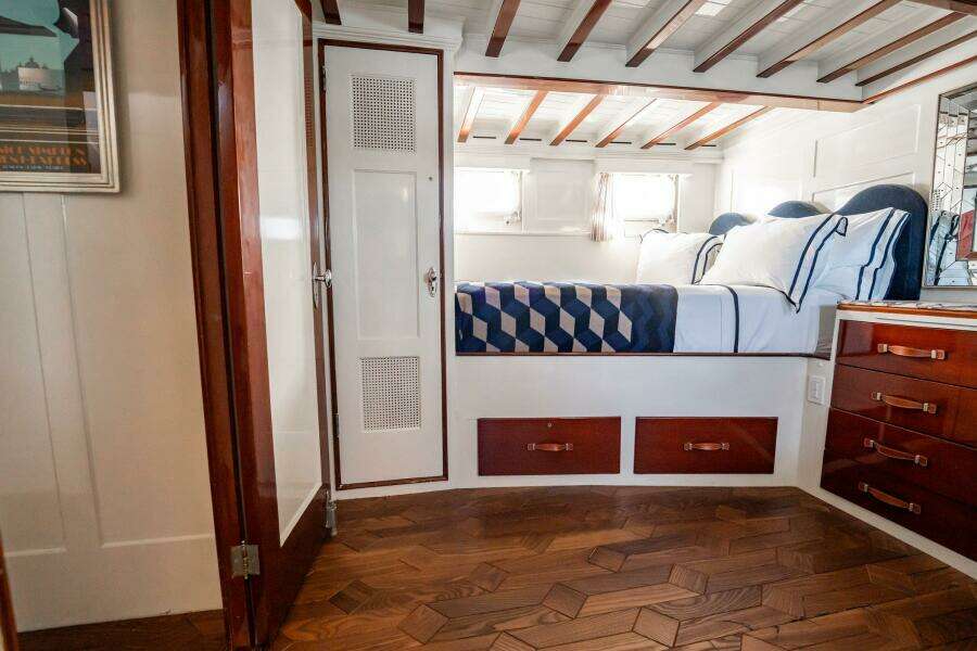 Flying Lady 58ft Trumpy Yacht For Sale