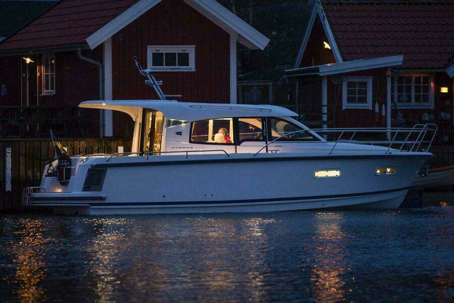 33ft Nimbus Yacht For Sale