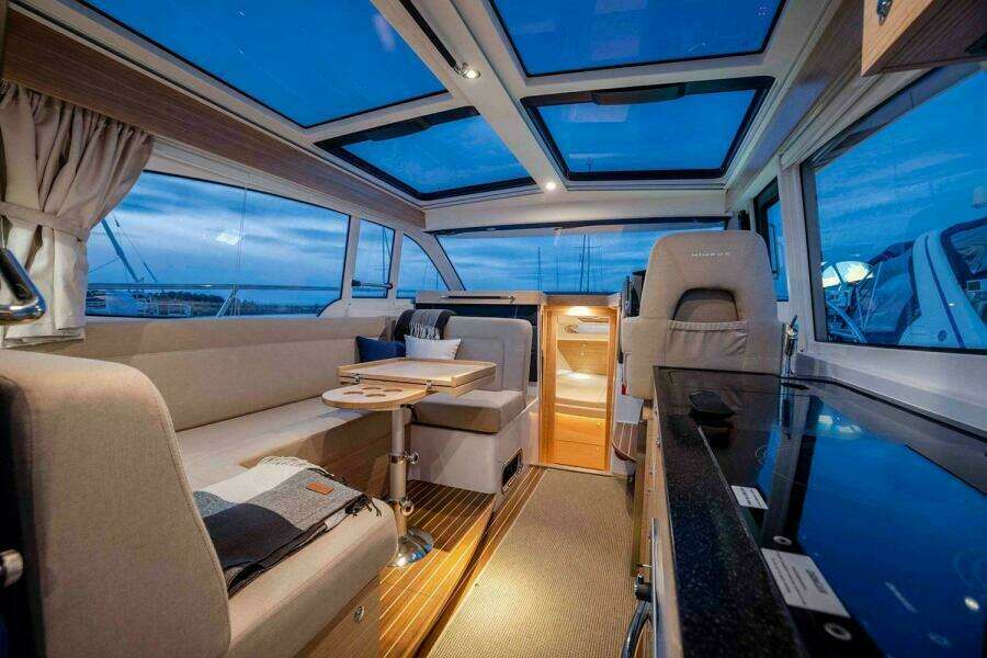 37ft Nimbus Yacht For Sale