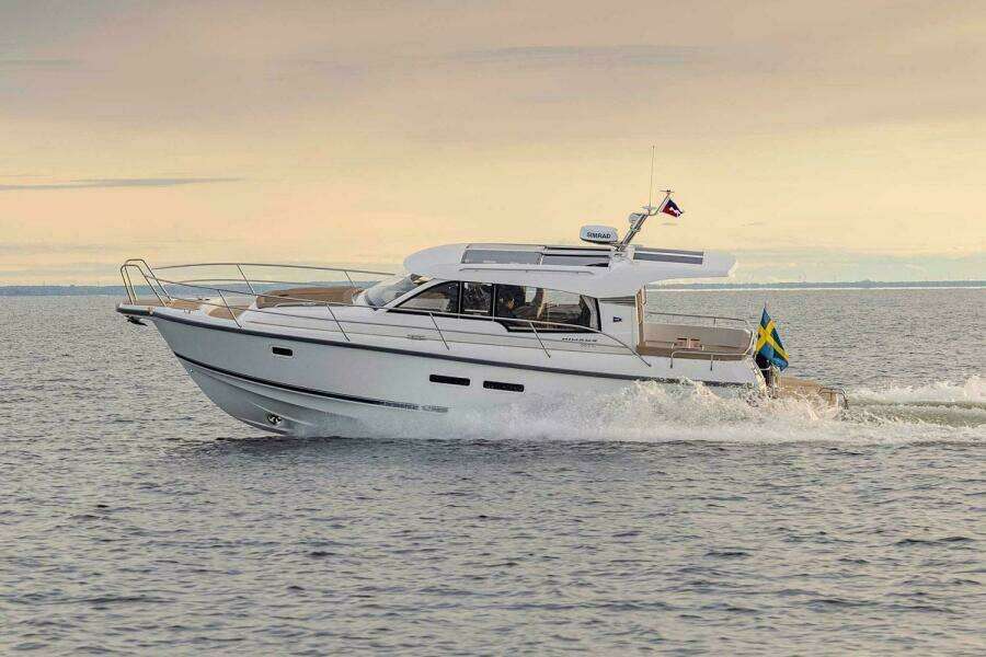 37ft Nimbus Yacht For Sale
