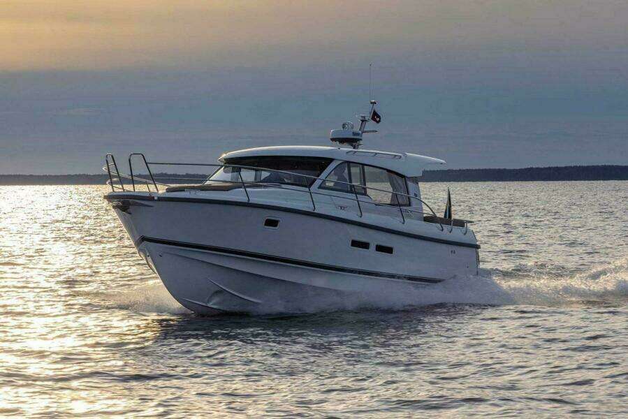 37ft Nimbus Yacht For Sale